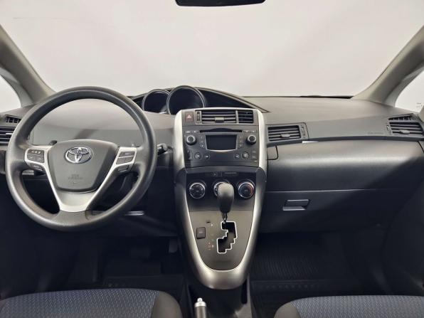 Toyota Verso I Рестайлинг с пробегом 2015 года, цена 1 349 000 рублей, 100081 км, компактвэн, Автокод Объявления