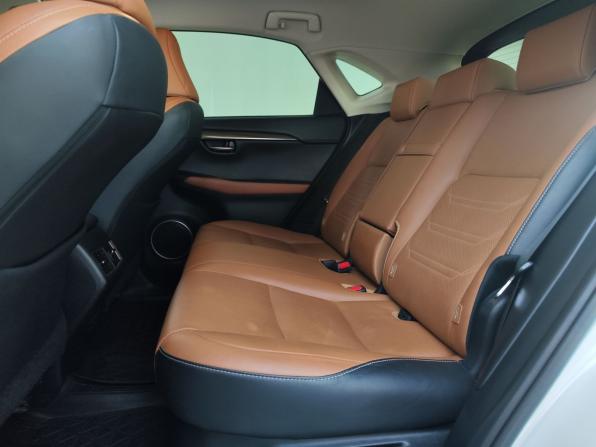 Lexus NX I Рестайлинг с пробегом 2018 года, цена 3 150 000 рублей, 111000 км, внедорожник, Автокод Объявления