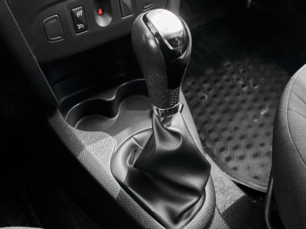 Renault Sandero II Рестайлинг с пробегом 2019 года, цена 1 320 000 рублей, 55180 км, хэтчбек, Автокод Объявления