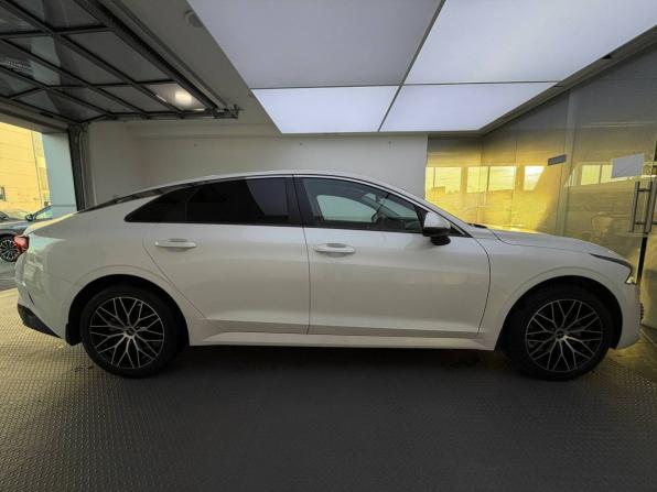Kia K5 III с пробегом 2021 года, цена 2 490 000 рублей, 71370 км, седан, Автокод Объявления