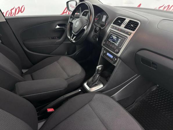 Volkswagen Polo V Рестайлинг с пробегом 2017 года, цена 1 275 000 рублей, 82725 км, седан, Автокод Объявления