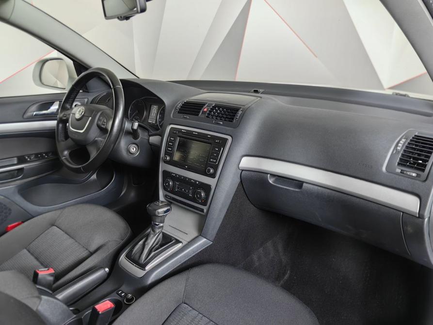 Skoda Octavia II (A5) Рестайлинг Москва  - изображение 13
