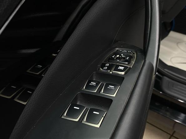 Hyundai Grandeur V с пробегом 2014 года, цена 1 520 000 рублей, 211193 км, седан, Автокод Объявления