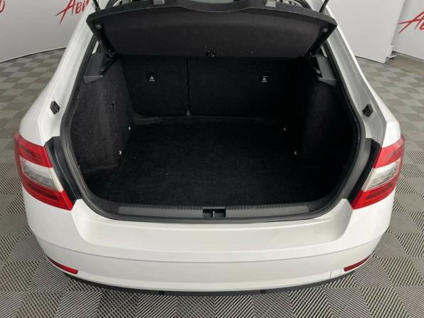 Skoda Octavia III (A7) Рестайлинг с пробегом 2020 года, цена 1 845 000 рублей, 60108 км, лифтбек, Автокод Объявления