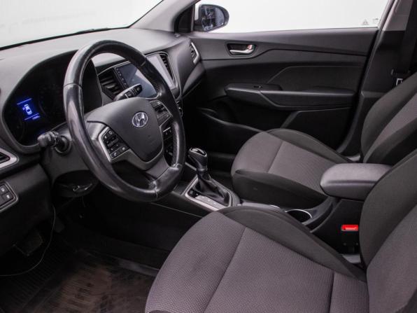 Hyundai Solaris II с пробегом 2018 года, цена 970 000 рублей, 174795 км, седан, Автокод Объявления