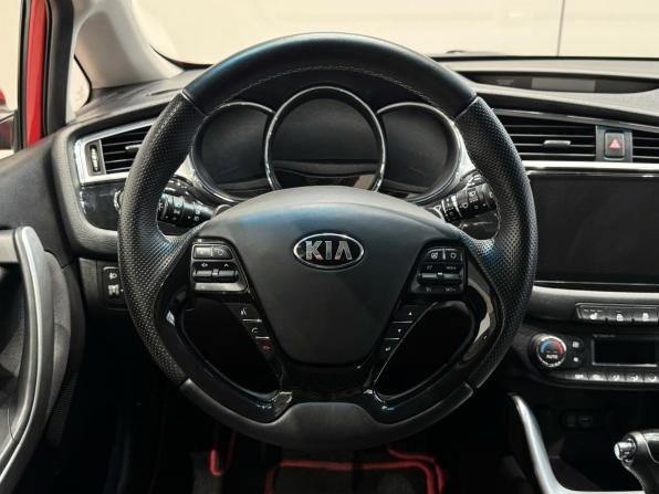 Kia Ceed II Рестайлинг с пробегом 2017 года, цена 1 369 000 рублей, 227593 км, хэтчбек, Автокод Объявления