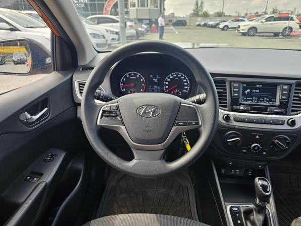 Hyundai Solaris II с пробегом 2017 года, цена 1 297 000 рублей, 63216 км, седан, Автокод Объявления