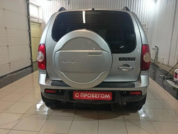 Chevrolet Niva I Рестайлинг с пробегом 2015 года, цена 640 000 рублей, 131000 км, внедорожник, Автокод Объявления
