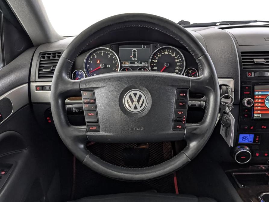 Volkswagen Touareg I Рестайлинг Москва  - изображение 22