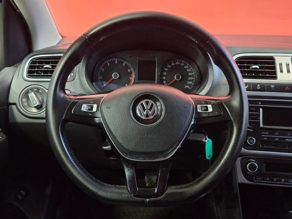 Volkswagen Polo V Рестайлинг с пробегом 2018 года, цена 1 275 000 рублей, 128000 км, седан, Автокод Объявления