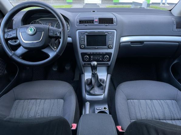 Skoda Octavia II (A5) Рестайлинг с пробегом 2011 года, цена 650 000 рублей, 211661 км, лифтбек, Автокод Объявления