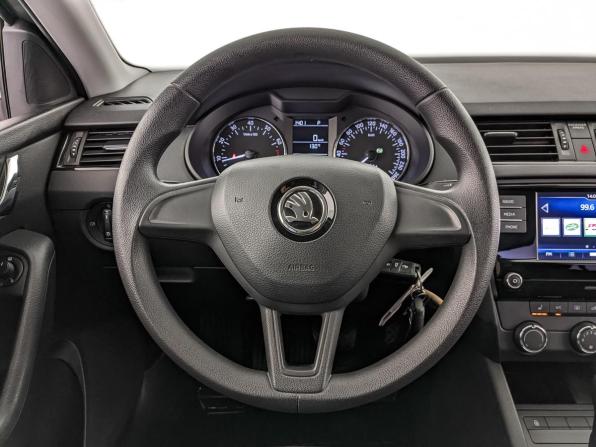 Skoda Octavia III (A7) Рестайлинг с пробегом 2017 года, цена 1 660 000 рублей, 68914 км, лифтбек, Автокод Объявления