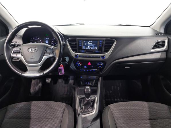 Hyundai Solaris II с пробегом 2018 года, цена 1 070 000 рублей, 124400 км, седан, Автокод Объявления