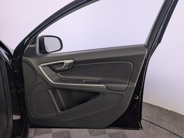 Volvo S60 II Рестайлинг с пробегом 2017 года, цена 2 150 000 рублей, 53376 км, седан, Автокод Объявления