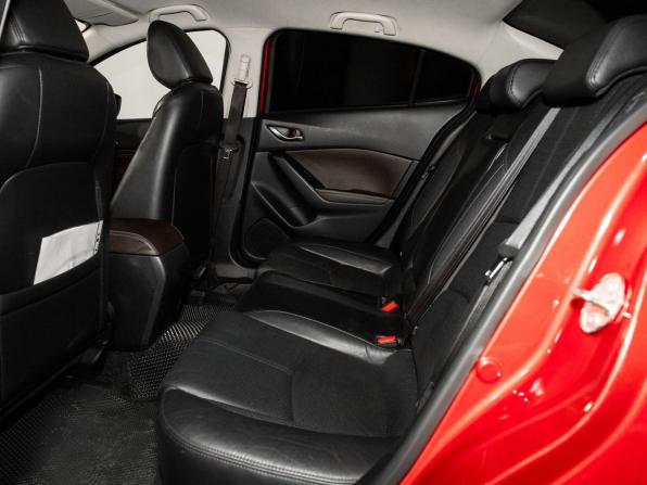 Mazda Axela III Рестайлинг с пробегом 2018 года, цена 1 500 000 рублей, 92299 км, седан, Автокод Объявления