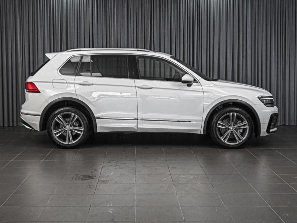 Volkswagen Tiguan II с пробегом 2018 года, цена 2 548 000 рублей, 107537 км, внедорожник, Автокод Объявления