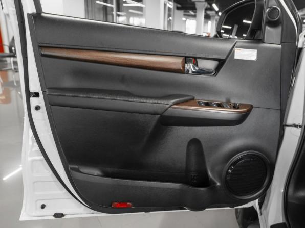 Toyota Hilux VIII с пробегом 2016 года, цена 3 980 000 рублей, 104593 км, пикап, Автокод Объявления