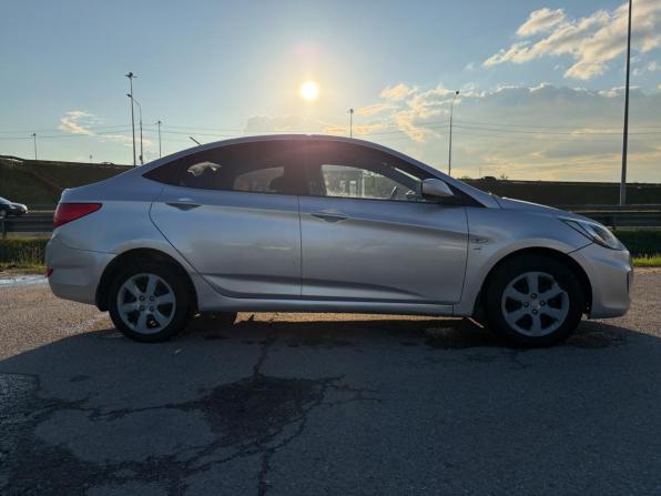 Hyundai Solaris I с пробегом 2014 года, цена 700 000 рублей, 146000 км, седан, Автокод Объявления
