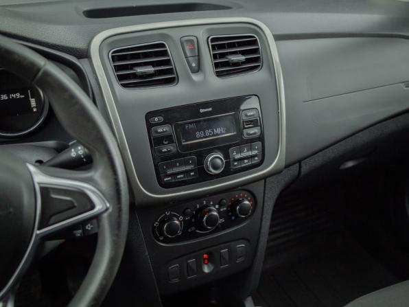 Renault Logan II Рестайлинг с пробегом 2020 года, цена 870 000 рублей, 136000 км, седан, Автокод Объявления