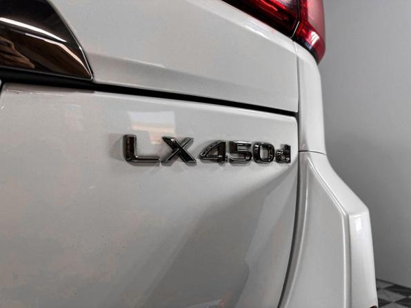 Lexus LX III Рестайлинг 2 с пробегом 2016 года, цена 5 264 900 рублей, 232057 км, внедорожник, Автокод Объявления