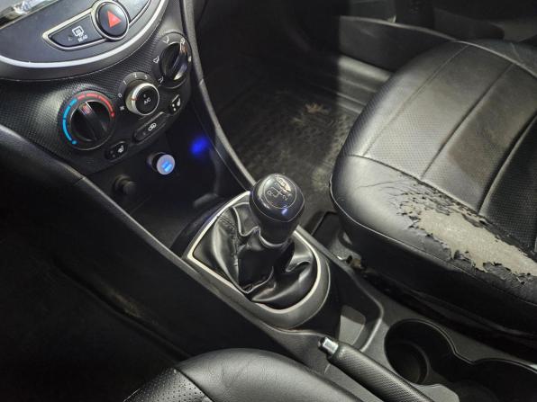 Hyundai Solaris I с пробегом 2012 года, цена 689 000 рублей, 255000 км, седан, Автокод Объявления