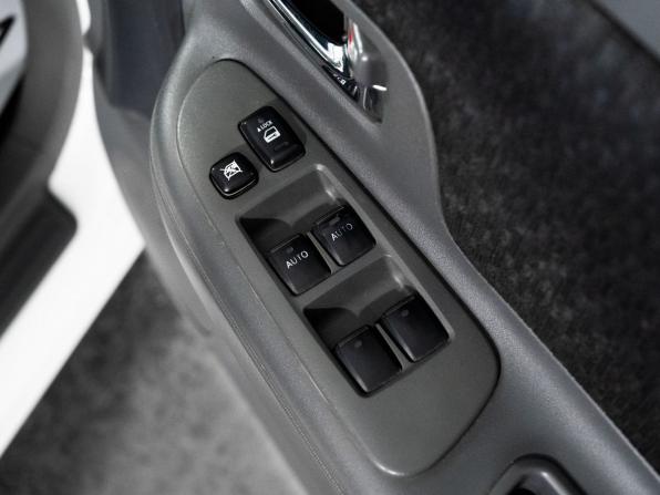 Toyota Sienta I Рестайлинг 2 с пробегом 2012 года, цена 825 000 рублей, 72863 км, компактвэн, Автокод Объявления