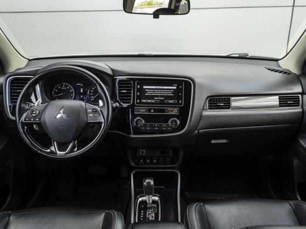 Mitsubishi Outlander III Рестайлинг 3 с пробегом 2019 года, цена 2 279 000 рублей, 77200 км, внедорожник, Автокод Объявления