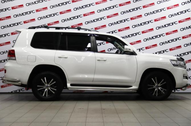 Toyota Land Cruiser 200 Series Рестайлинг 2 с пробегом 2016 года, цена 5 465 750 рублей, 247442 км, внедорожник, Автокод Объявления