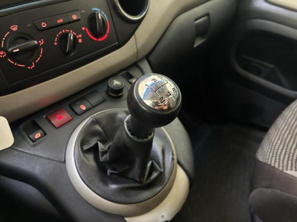 Peugeot Partner II Рестайлинг с пробегом 2013 года, цена 625 000 рублей, 158000 км, минивэн, Автокод Объявления