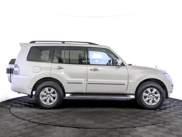 Mitsubishi Pajero IV Рестайлинг 2 с пробегом 2021 года, цена 4 350 000 рублей, 32830 км, внедорожник, Автокод Объявления