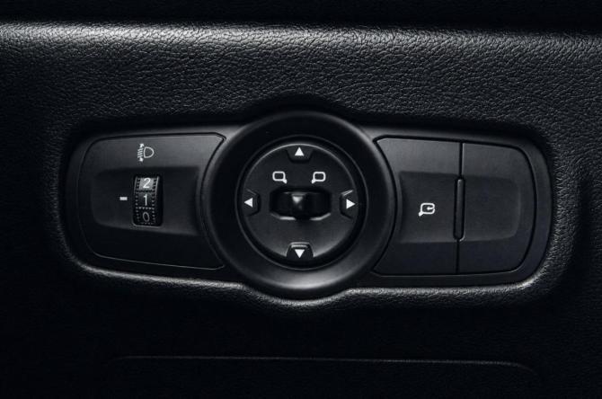 Omoda S5 с пробегом 2023 года, цена 1 399 000 рублей, 38000 км, седан, Автокод Объявления