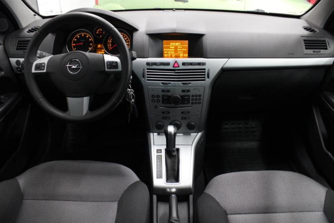 Opel Astra H Рестайлинг с пробегом 2011 года, цена 698 000 рублей, 119000 км, седан, Автокод Объявления