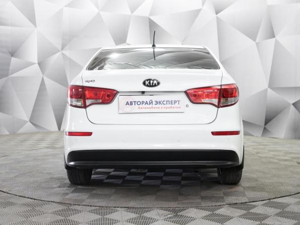 Kia Rio III Рестайлинг с пробегом 2016 года, цена 897 000 рублей, 152000 км, седан, Автокод Объявления