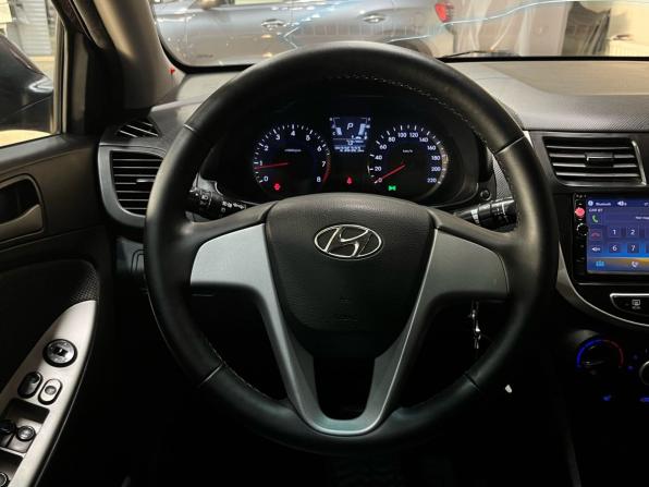 Hyundai Solaris I с пробегом 2013 года, цена 730 000 рублей, 236322 км, седан, Автокод Объявления