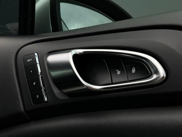 Porsche Cayenne II (958) с пробегом 2013 года, цена 2 497 600 рублей, 261431 км, внедорожник, Автокод Объявления