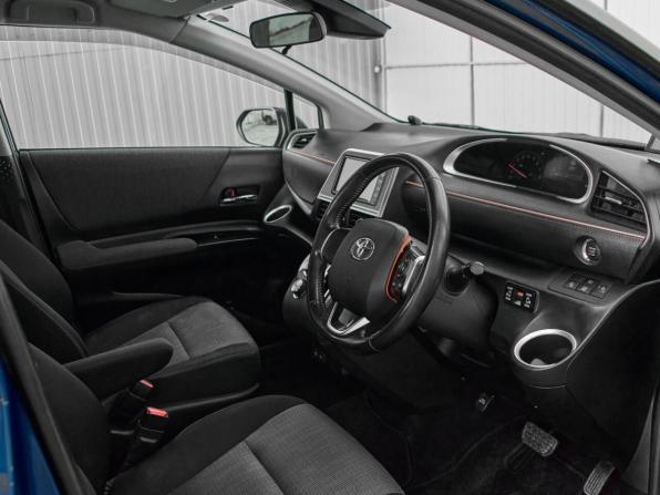 Toyota Sienta II Рестайлинг с пробегом 2019 года, цена 1 395 000 рублей, 68527 км, минивэн, Автокод Объявления