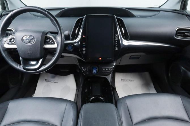 Toyota Prius IV (XW50) с пробегом 2017 года, цена 2 449 000 рублей, 308000 км, лифтбек, Автокод Объявления