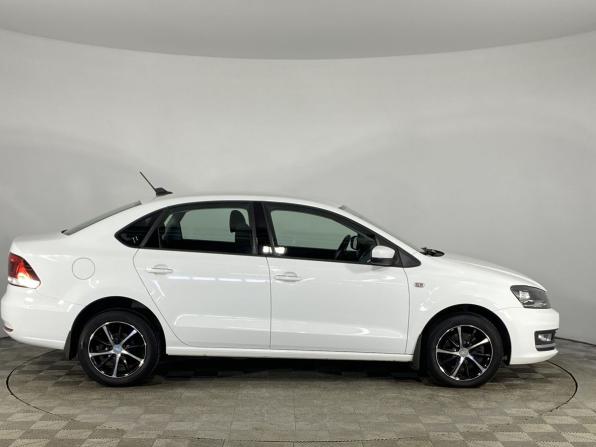 Volkswagen Polo V Рестайлинг с пробегом 2018 года, цена 1 340 000 рублей, 91555 км, седан, Автокод Объявления