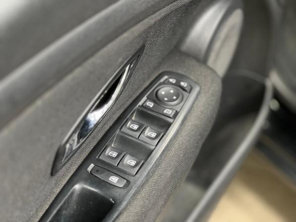 Renault Megane III Рестайлинг с пробегом 2013 года, цена 749 000 рублей, 132463 км, хэтчбек, Автокод Объявления