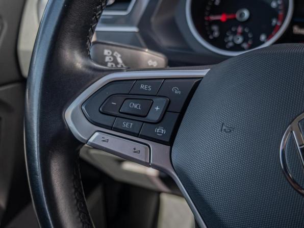 Volkswagen Tiguan II Рестайлинг с пробегом 2021 года, цена 2 365 000 рублей, 139480 км, внедорожник, Автокод Объявления