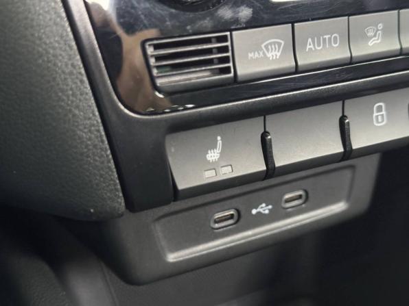 Skoda Rapid II с пробегом 2022 года, цена 2 199 000 рублей, 31399 км, лифтбек, Автокод Объявления
