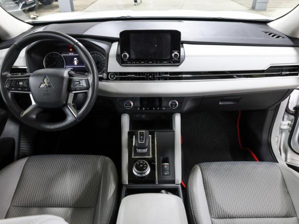 Mitsubishi Outlander IV с пробегом 2022 года, цена 3 198 000 рублей, 92612 км, внедорожник, Автокод Объявления