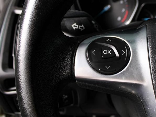 Ford Focus III с пробегом 2013 года, цена 890 000 рублей, 257792 км, седан, Автокод Объявления