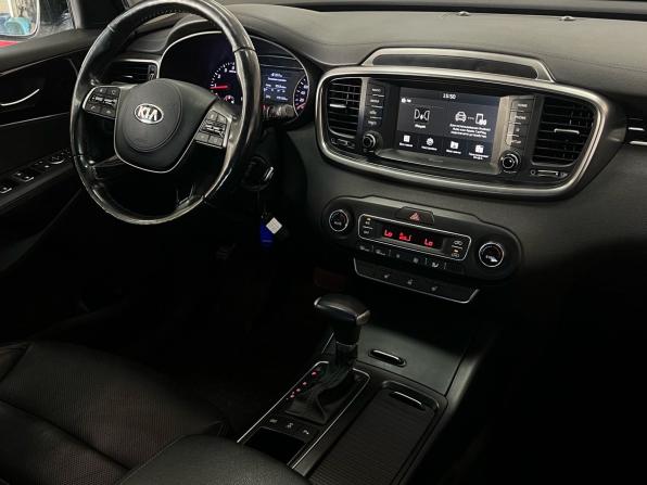 Kia Sorento III Prime Рестайлинг с пробегом 2019 года, цена 2 297 000 рублей, 175000 км, внедорожник, Автокод Объявления