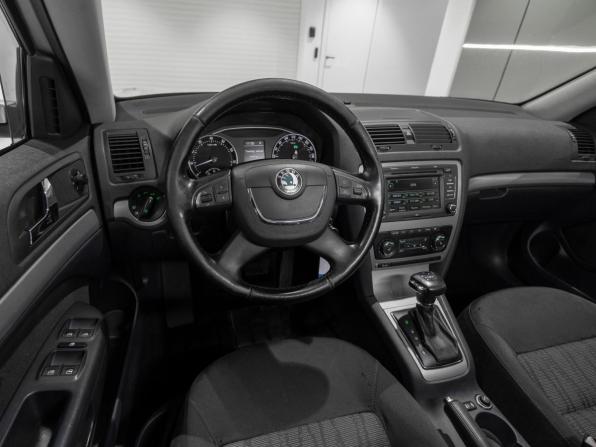 Skoda Octavia II (A5) Рестайлинг с пробегом 2011 года, цена 670 000 рублей, 194497 км, лифтбек, Автокод Объявления