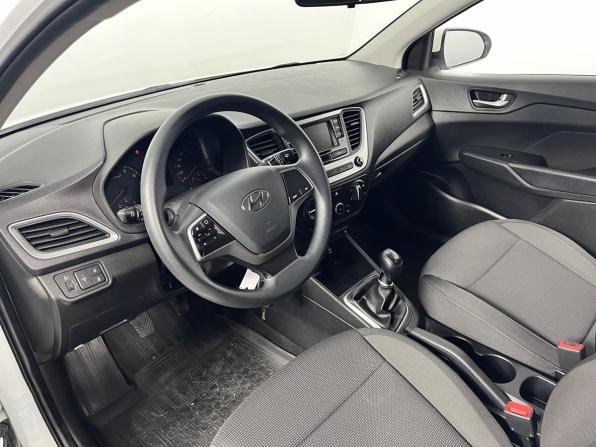 Hyundai Solaris II с пробегом 2018 года, цена 1 350 000 рублей, 103243 км, седан, Автокод Объявления