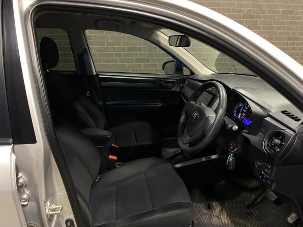 Toyota Corolla XI (E160 E170) Рестайлинг 2 с пробегом 2018 года, цена 1 500 000 рублей, 83342 км, универсал, Автокод Объявления