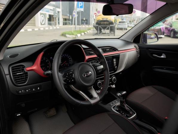 Kia Rio IV Рестайлинг с пробегом 2021 года, цена 1 400 000 рублей, 129502 км, седан, Автокод Объявления