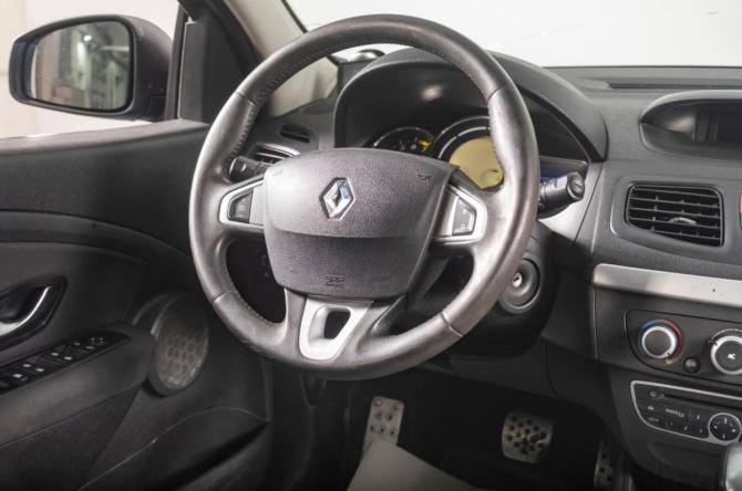 Renault Megane III с пробегом 2011 года, цена 739 000 рублей, 174000 км, хэтчбек, Автокод Объявления