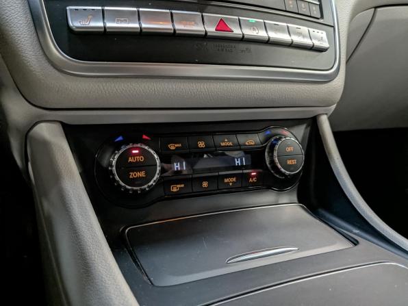 Mercedes-Benz GLA I (X156) Рестайлинг с пробегом 2018 года, цена 2 480 000 рублей, 114718 км, внедорожник, Автокод Объявления